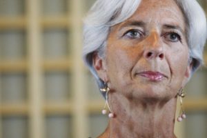 Diretora do FMI depõe à Justiça francesa por desvio de recursos públicos