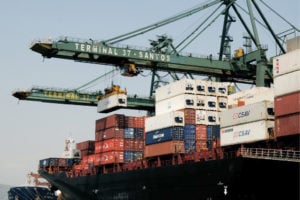 Porto de Santos sai da lista de privatizações e ministro anuncia R$ 13,4 bilhões em investimentos