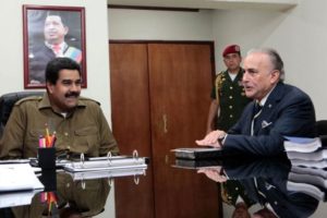 Nicolás Maduro ordena criação de 'milícias operárias'
