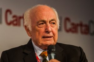 Nosso problema é a desindustrialização, diz Bresser-Pereira