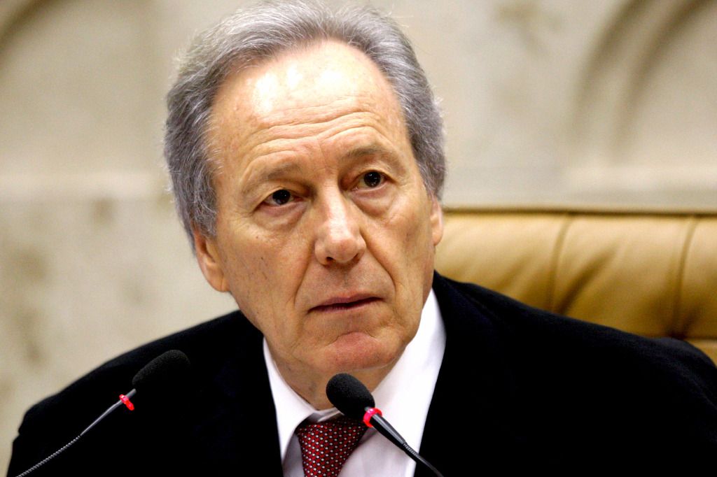“Cabe ao Congresso rever a Lei da Anistia”