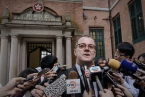 Justiça de Hong Kong autoriza transexual a se casar