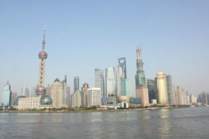 Xangai vive o sonho chinês. E também seu pesadelo