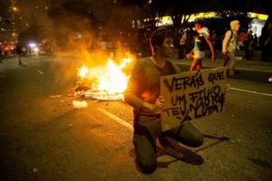 Confira fotos dos protestos contra preços do transporte