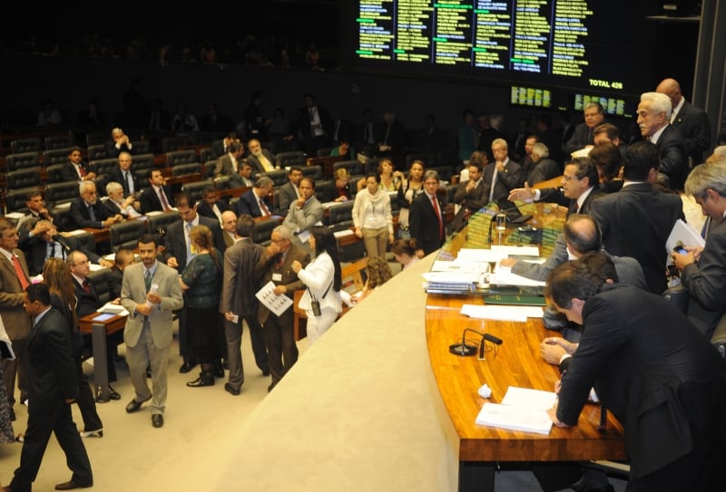 Câmara aprova destinação de recursos para educação e saúde