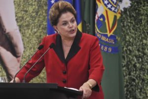 Dilma se reelegeria no 1º turno se a eleição fosse hoje, segundo pesquisa