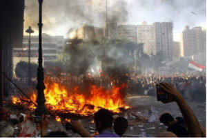 Aniversário de Mursi no poder gera tensão no Egito