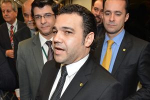 Comissão de Direitos Humanos aprova projeto da 'cura gay'