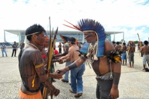 Ministério sugere instalar hidrelétricas em terras indígenas