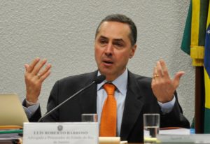 Senado aprova indicação de Luís Roberto Barroso para o STF