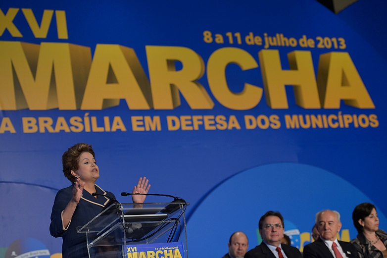 Dilma anuncia repasse de R$ 3 bilhões para os municípios