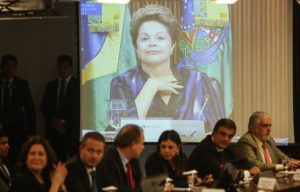 Leitores defendem urgência da reforma política