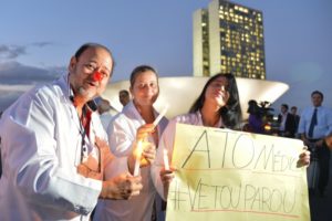 Dilma sanciona Ato Médico com vetos