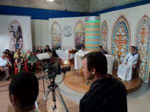 Mídia e religião: muito além da cobertura da visita do Papa