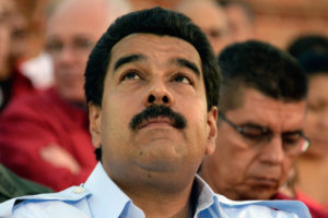 Parlamento da Venezuela declara ilegítimo novo mandato de Maduro