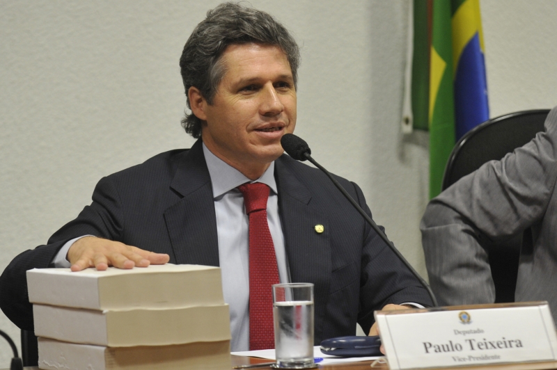 Candidato à presidência do PT defende ‘autocrítica’