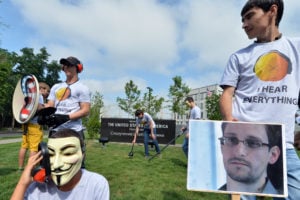 Snowden envia pedidos de asilo a 21 países, incluindo Brasil