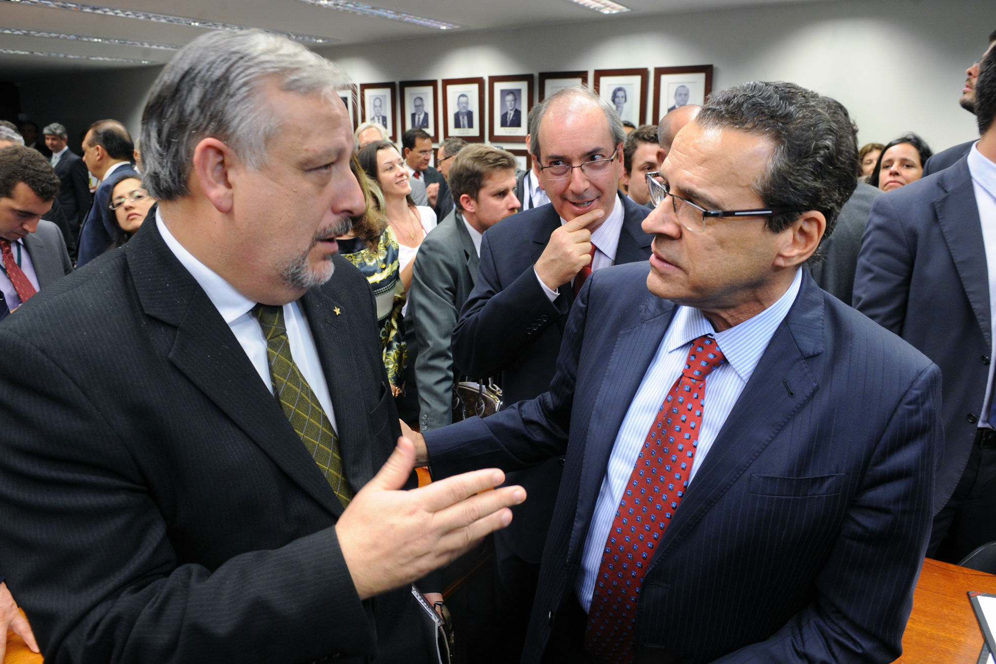 Câmara vai votar PEC que opõe PT e PMDB