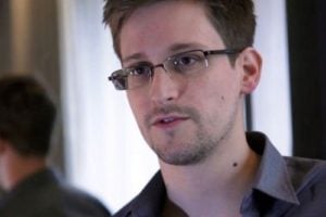Edward Snowden agradece Rússia por asilo temporário 