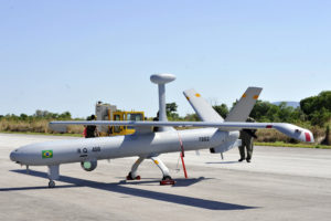 Primeiro drone militar do Brasil deve começar a voar em 2014