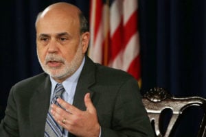 Fed surpreende e mantém política de estímulos