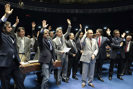 Senado aprova minirreforma eleitoral e texto segue para a Câmara