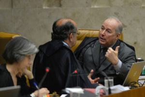 A toga e o palco