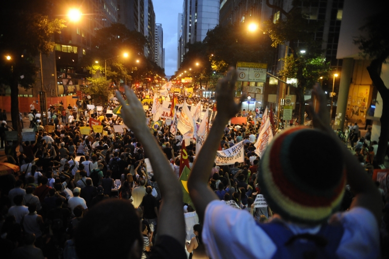 Geração de manifestantes é individualizada, mas não individualista