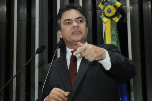 Minirreforma eleitoral criminaliza apenas ações de grupos organizados, diz senador