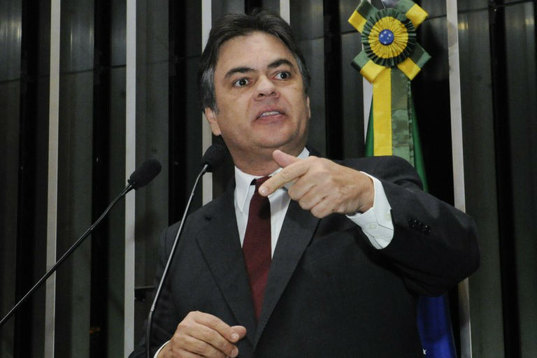 Minirreforma eleitoral criminaliza apenas ações de grupos organizados, diz senador