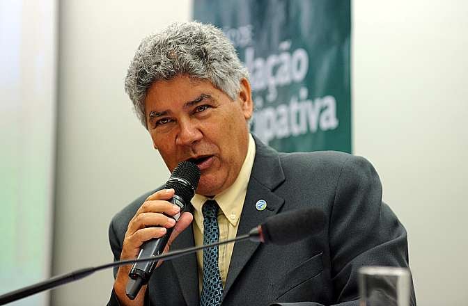 Chico Alencar: “Prisões não ocorreram por subversão, mas por adaptação ao sistema”