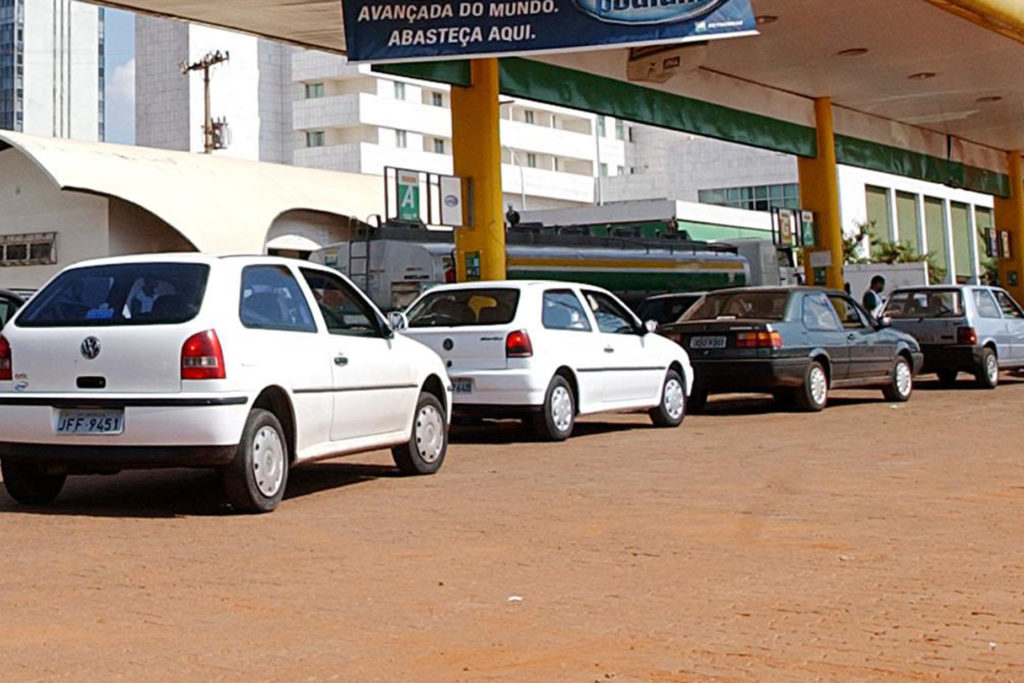 Gasolina e diesel sofreram aumento neste sábado