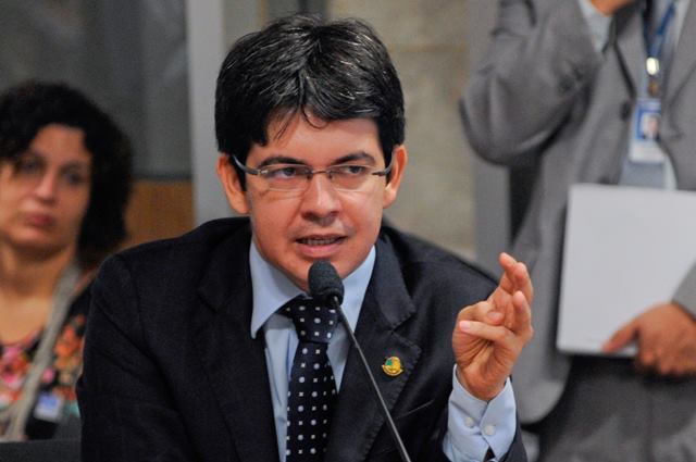 Senador Randolfe é candidato a presidente pelo PSOL