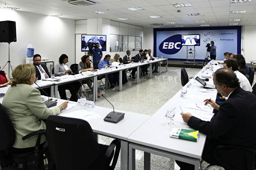 Hora da sociedade civil se organizar para ocupar seu assento