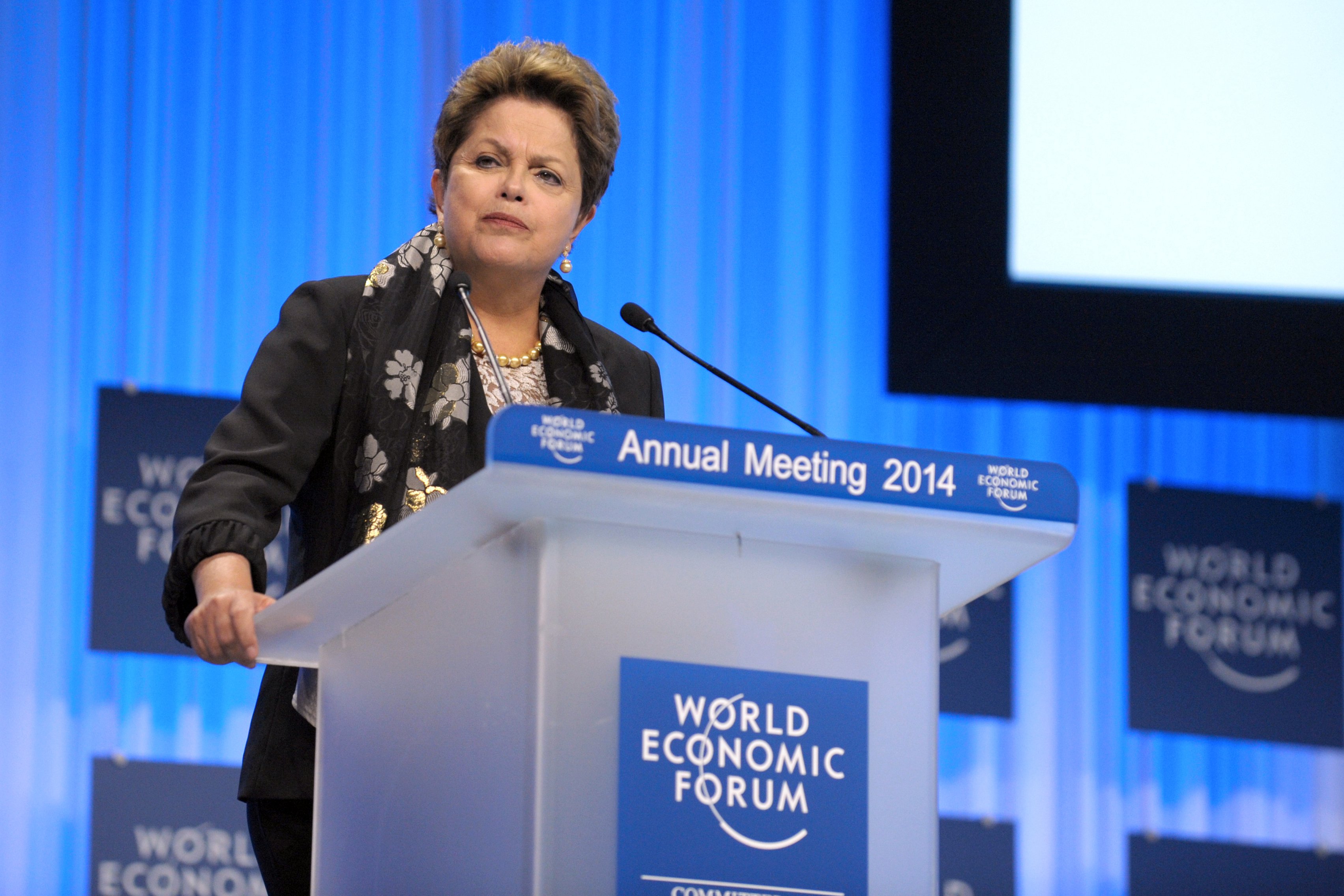 Dilma rebate críticas a emergentes e “vende” Brasil a investidores em Davos