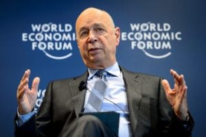 Davos discute crescimento fraco e desigualdade