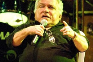 Morre em São Paulo, aos 66 anos, o cantor Nelson Ned