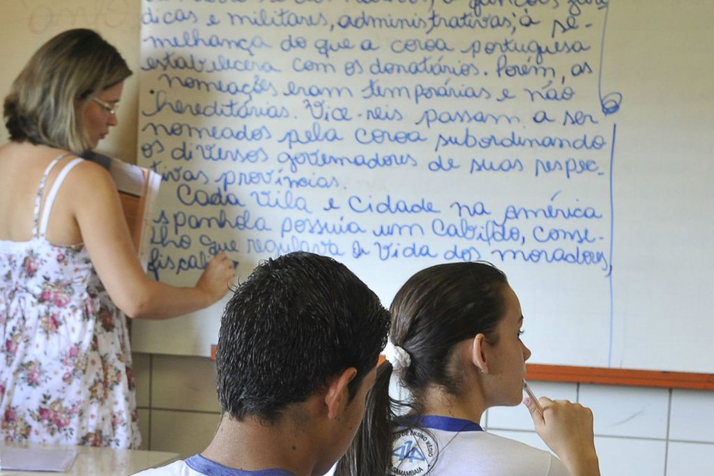 Escolas: Analfabetismo e cidadania