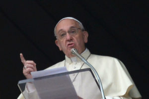 Papa pede nova atitude com filhos de homossexuais