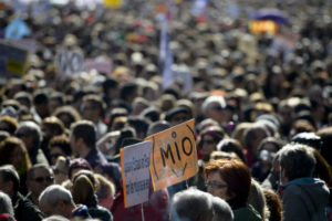 Na Espanha, aborto divide a sociedade