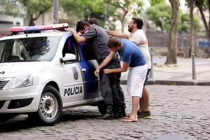 Após ameaças, família do humorista Fábio Porchat recorre ao Senado