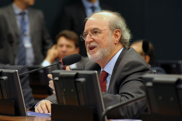MPF pede prisão de Azeredo por “mensalão mineiro”
