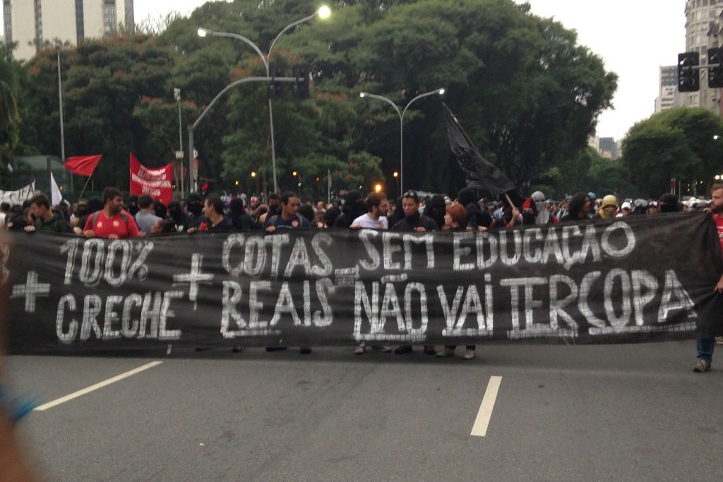 Segundo ato contra a Copa em SP tem 230 detidos