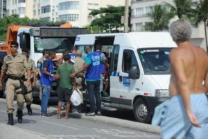Prefeitura do Rio retira moradores de rua para coibir delitos