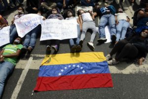 Mortes em protesto são a ponta do iceberg na Venezuela