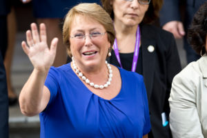 Bachelet volta ao poder com 