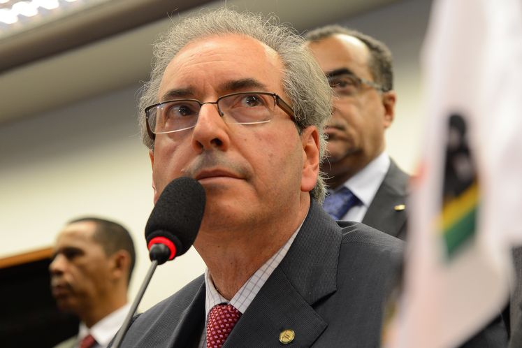 Por trás da disputa política, a força das teles