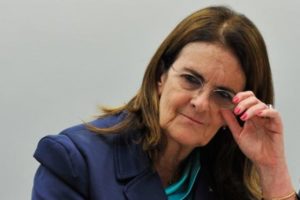 Senado vai ouvir Foster e Lobão sobre refinaria