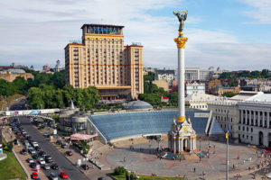 No centro de Kiev, hotel serviu de hospital, necrotério e base da imprensa