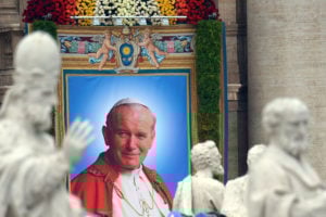 Papa Francisco canoniza João XXIII e João Paulo II